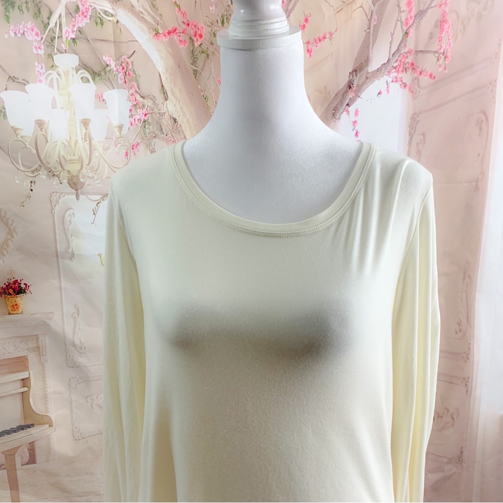 NEW Tahari Candace Long Sleeve Blouse in Winter White - Picture 3 of 12